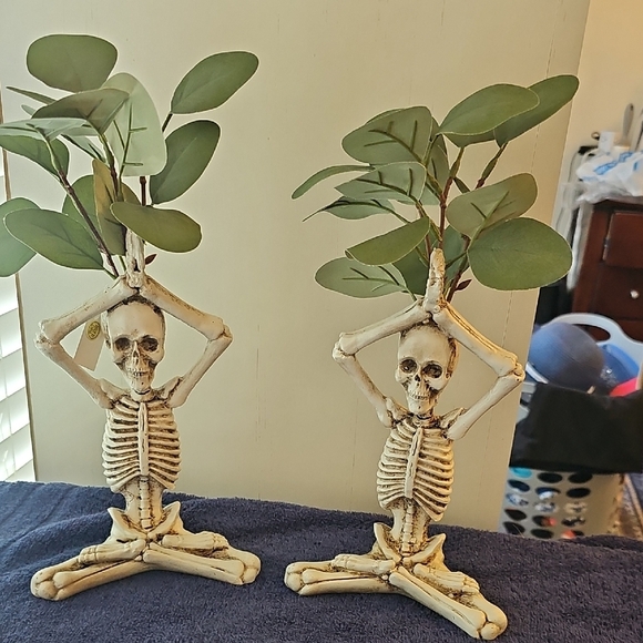 New Bundle of 2 12" Ceramic Yoga Skeletons with Greenery Halloween Decor - Picture 13 of 16